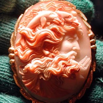 Fine cameo of Neptune with dolphins in his hair - Fine Jewelry