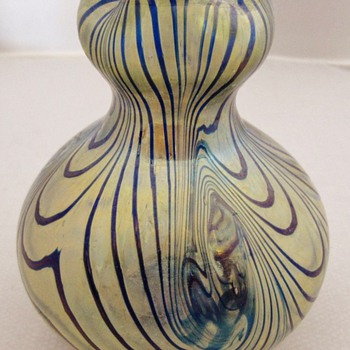 Fritz Heckert Blue and Gold Vase. - Art Glass