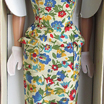 Titian sidepart Bubblecut Barbie in On the Go Floral Sheath - Dolls
