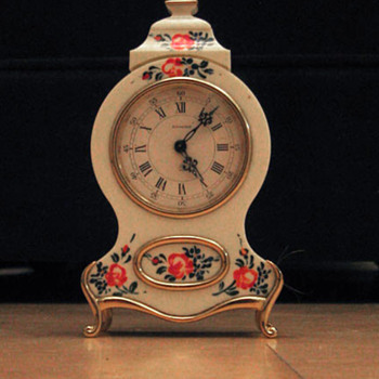 Vintage 1950's swiss-made Bucherer alarm clock.