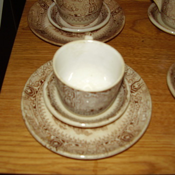 Antique Tea cups with sausers - China and Dinnerware