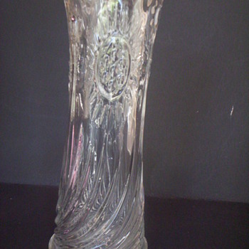 Depression Glass Vase Unknown Pattern ~ Sunflower Design