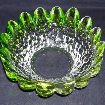 Unidentified Green Glass Bowl from Finland - Art Glass