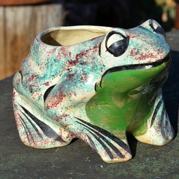 Another Cute Frog Pot - sponge-decorated - Animals