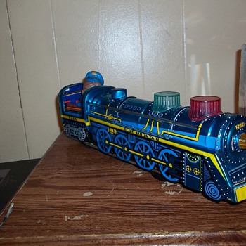 PRESSED TIN LOCOMOTIVE