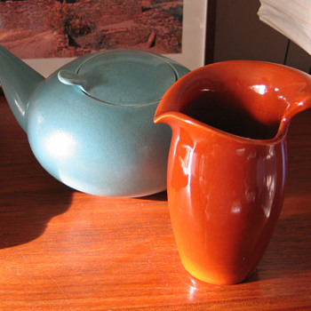 Red Wing 'Town and Country' Dinnerware