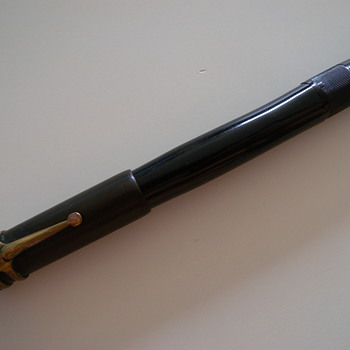 ANTIQUE MONTBLANC PEN