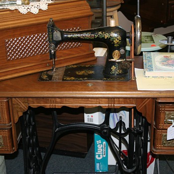Singer 1893 sewing machine, I think it is a 127??? - Sewing