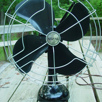 1940s Signal Model 1251 Black 3-Speed Oscillating Fan - Tools and Hardware