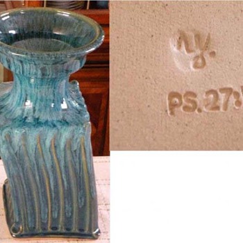 Israeli Pottery Vase Mystery - Art Pottery