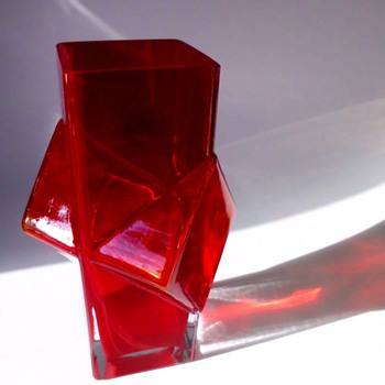 Red Pablo Vase 1388 by Erkkitapio Siiroinen for Riihimäen Lasi - Art Glass