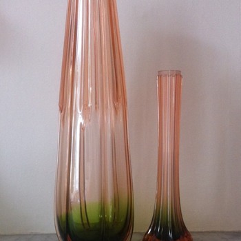 Two more rubina-verde ribbed vases - Art Glass