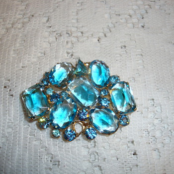 German 1940's  Brooch - Costume Jewelry