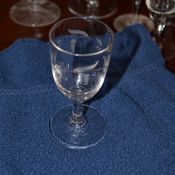 Help identifying glass patterns - #7 - Glassware