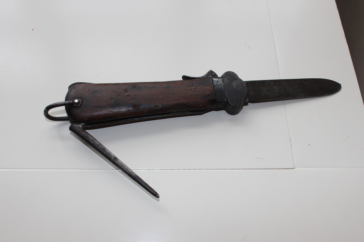 Knife, Wooden handled slide out blade with lock Collectors Weekly