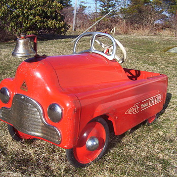 1955 Thistle Fire Chief - Model Cars