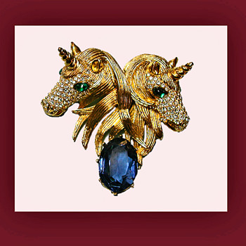 My mystical magical double unicorn brooch. Signed CINER - Costume Jewelry