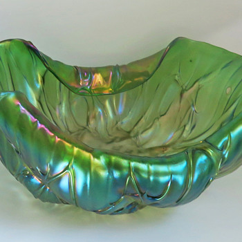 Kralik 'Gloria' Bowl Variant? - Art Glass