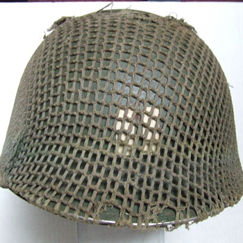 WW II Captain's Army helmet - Military and Wartime