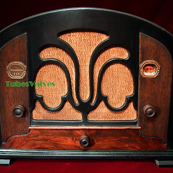 ATWATER KENT 246 Tube Radio 1933 - Radios