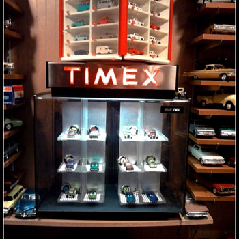 This is a 70's Timex case that revolves..perfect for dsiplaying my nicer redlines.. - Model Cars