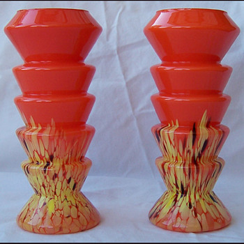 ZIG ZAG ORANGE SPATTERED VASES - Art Glass