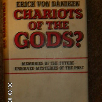 1968 "Chariot Of The Gods" by Erich Von Däniken ~1st Edition - Books