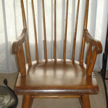 Nichols & Stone Childs Rocking Chair $7.99