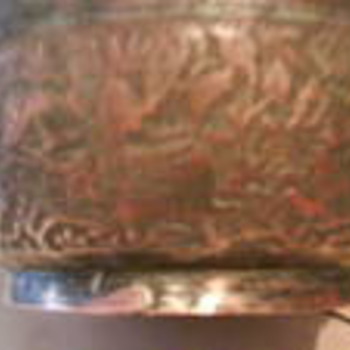 Can anyone tell me anything about this bowl?