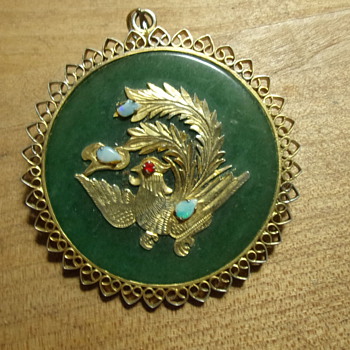 18k Gold and Jade Pendant - Fine Jewelry