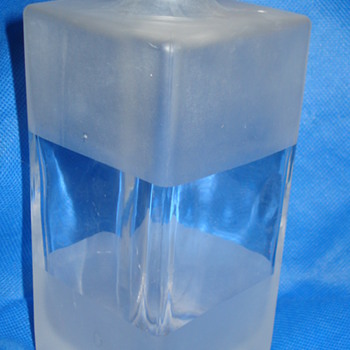 ETCHED  SQUARE CRYSTAL BOTTLE