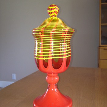 Kralik lidded vase