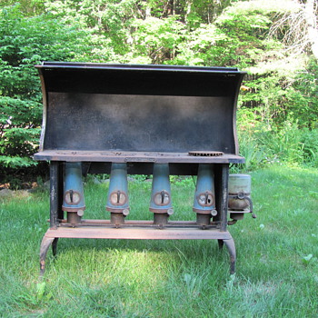 E-Z-est-Stove Works kerosene stove