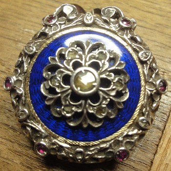 Exquisite French Circa 1800's pocketwatch silver case. - Fine Jewelry