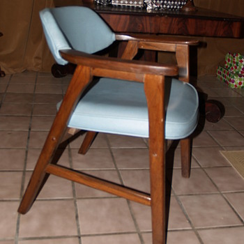 Can someone tell me anything about this chair? - Furniture