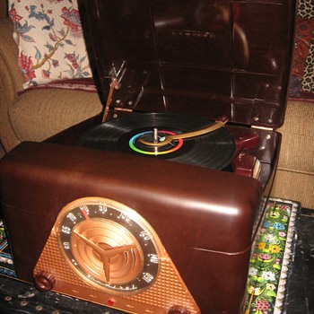 1953 Admiral 6J2 Phonograph/Radio - Records
