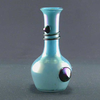 Loetz / Harrach (?) Vase
