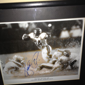 Walter Payton Signed Picture