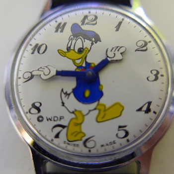 Donald Duck Wristwatch - Wristwatches