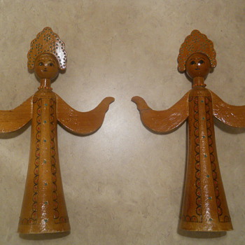 Russia? Wood figures of a women with headdress and embedded beads