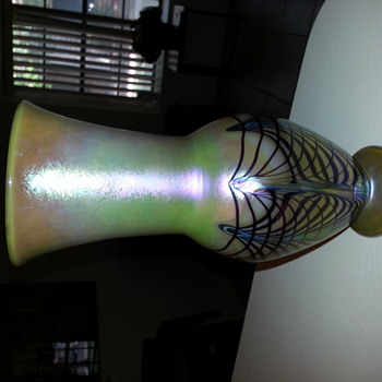 New treasure - Beautiful Signed Art Vase. - Art Glass