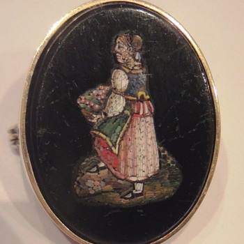 Micro Mosaic 14K Yellow Gold brooch depicting a Lady with Flower Basket - Fine Jewelry