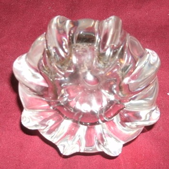 old curvy perfume bottle ... Melon ribbed .. Murano?