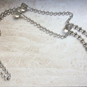 Clear glass art deco flapper necklace - Costume Jewelry