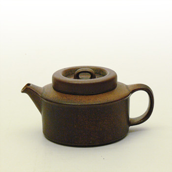 RUSKA crockery range. Ulla Procopé (Arabia, Finland, 1960) - Pottery