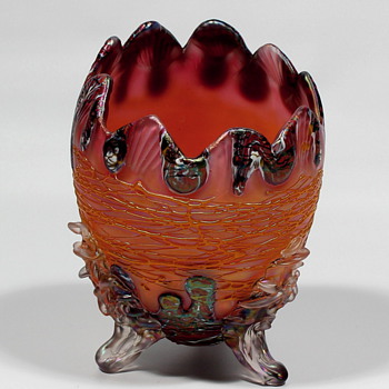 ...a delicious egg vase - Art Glass