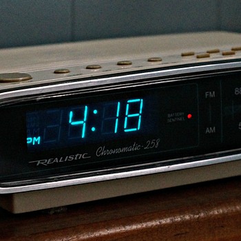 1988 Realistic Chronomatic 258 - Clocks