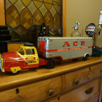 1950's Lumar Delivery Tractor/trailer
