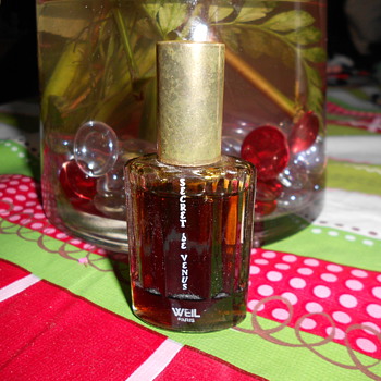 Vintage Secret de Venus Perfume - Bottles