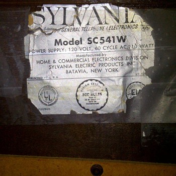 Our Vintage Sylvania Phonograph - Radios